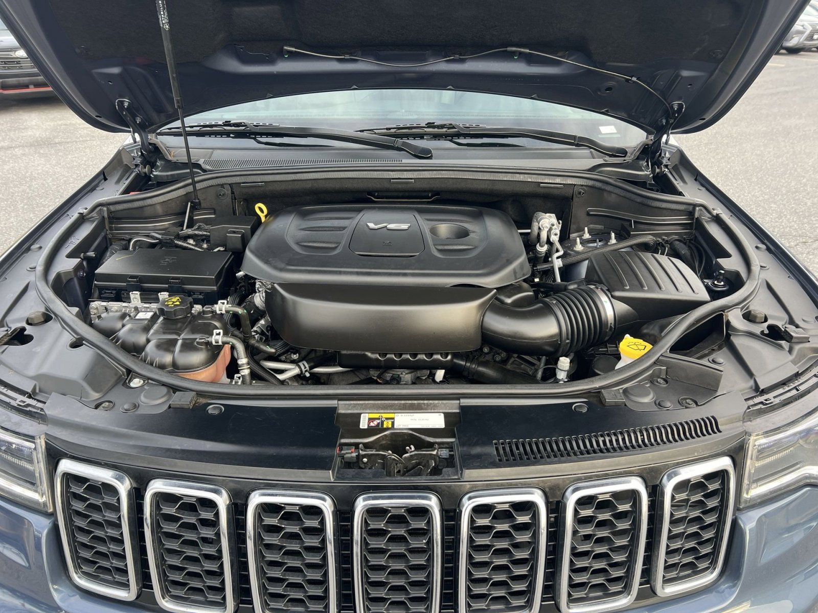 Used 2019 Jeep Grand Cherokee Limited w/ Luxury Group II image 28
