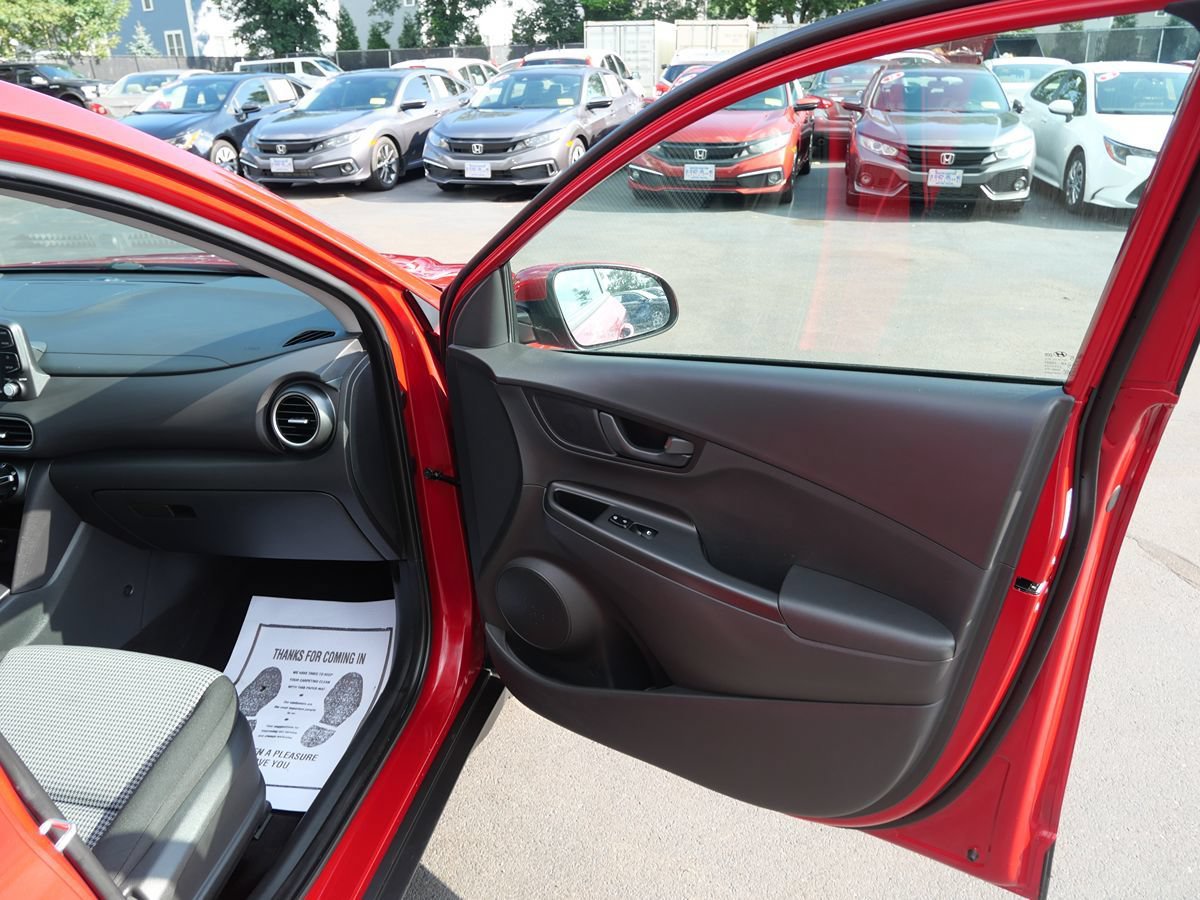 Used 2021 Hyundai Kona SE FWD image 22