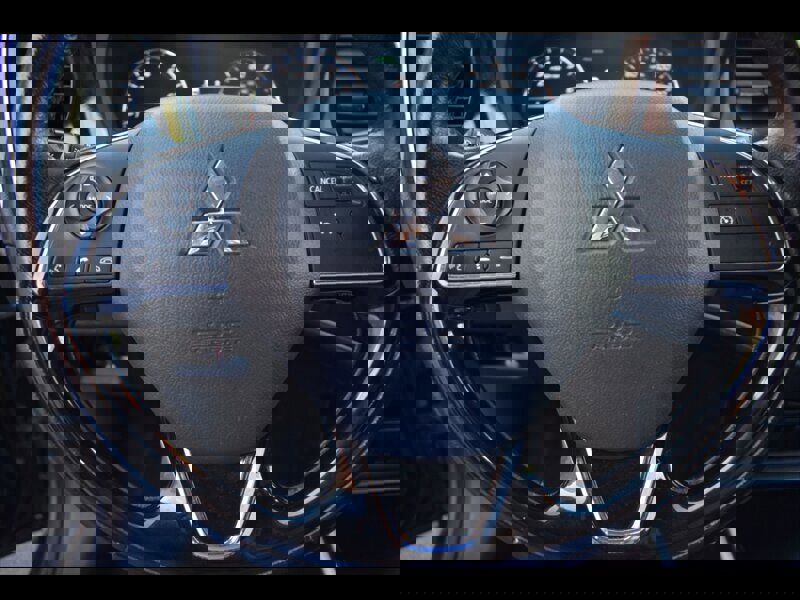 Used 2017 Mitsubishi Outlander SEL image 13