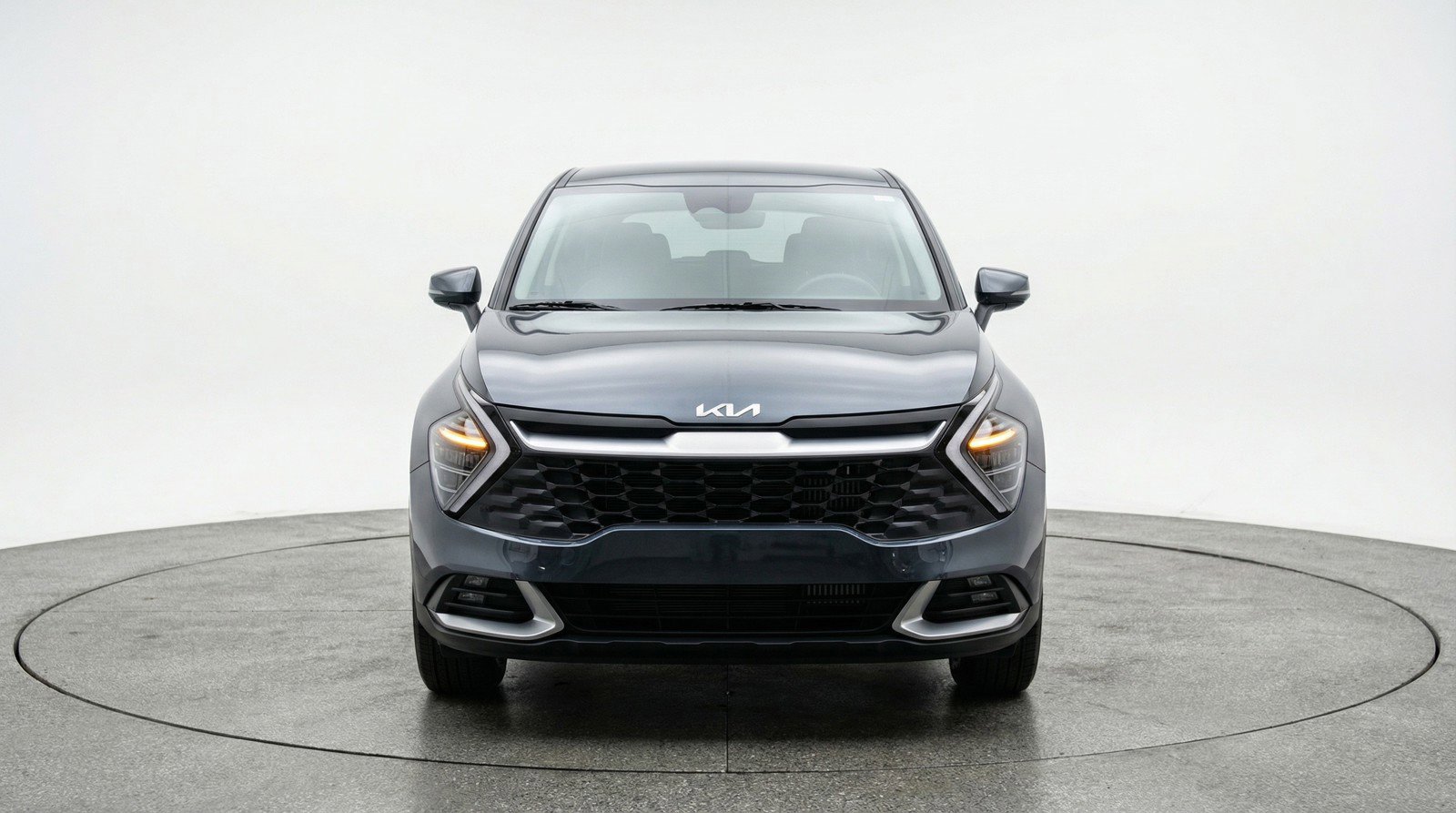 Used 2025 Kia Sportage LX image 2