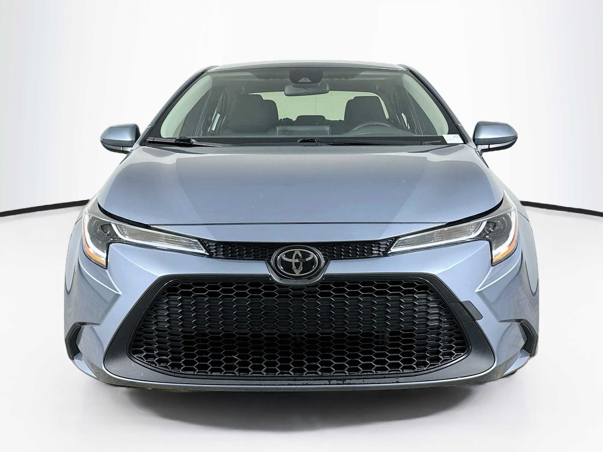 Used 2022 Toyota Corolla LE FWD image 2
