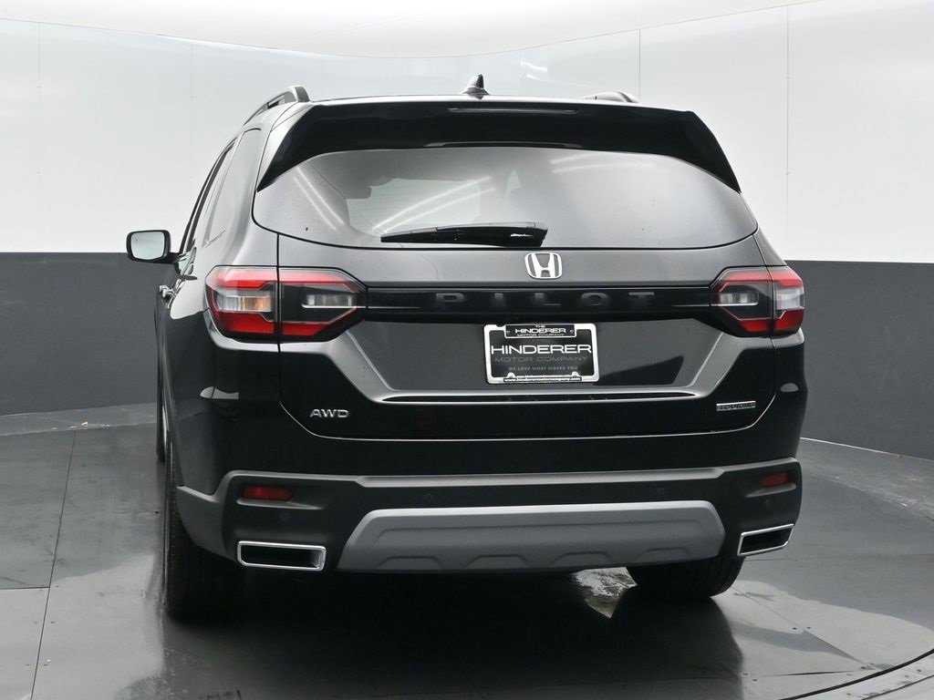 Certified 2025 Honda Pilot Touring image 19