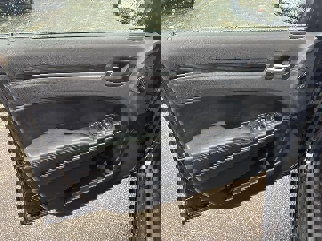 Used 2017 Chrysler 300 Touring w/ Value Package image 10