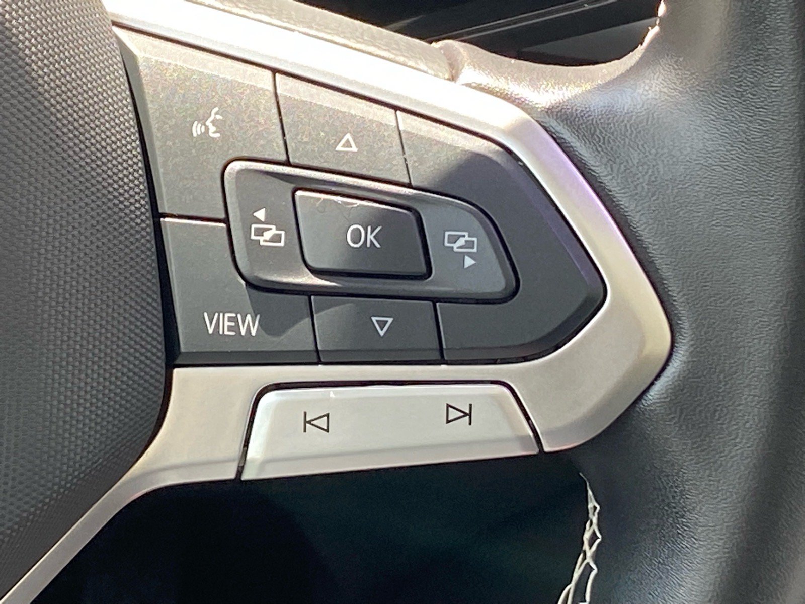Certified 2026 Volkswagen Tiguan SE AWD/4WD image 7