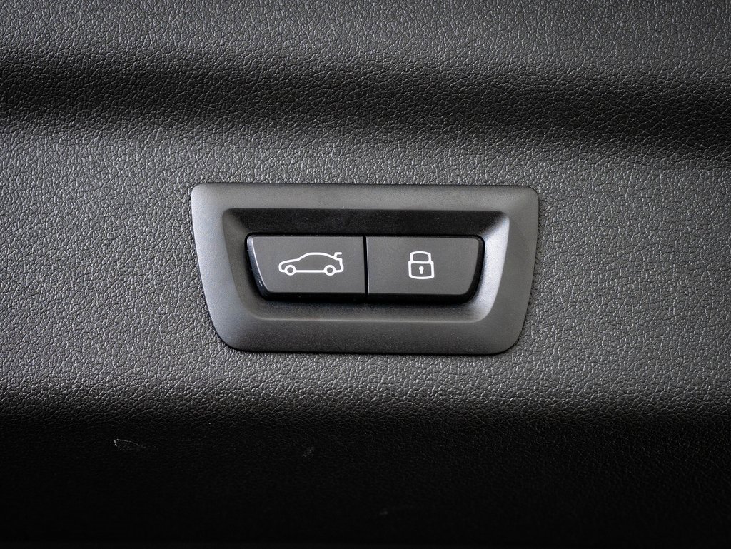 Used 2024 BMW X1 xDrive28i w/ Premium Package image 18