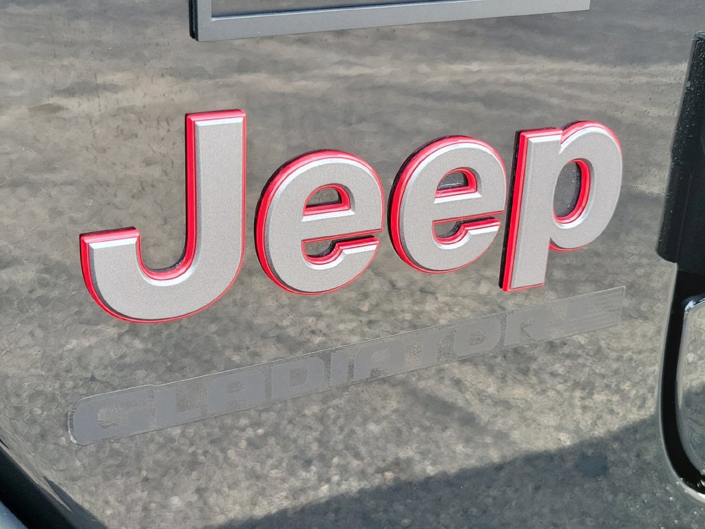 Used 2023 Jeep Gladiator Rubicon AWD/4WD image 13