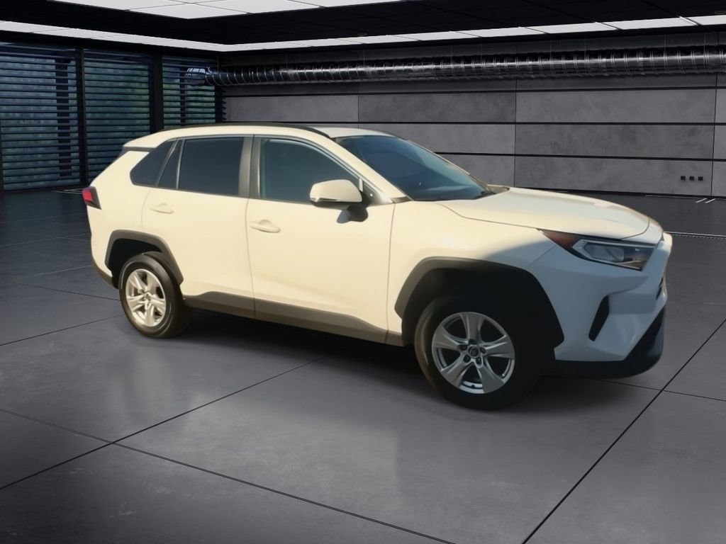Used 2021 Toyota RAV4 XLE image 2