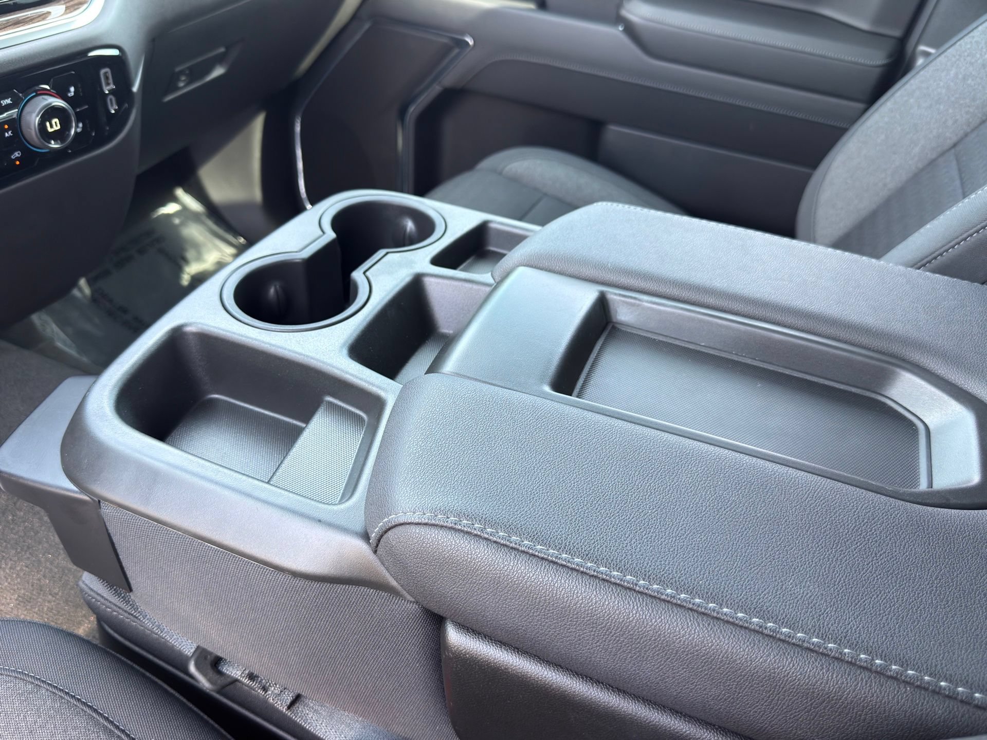Used 2024 Chevrolet Silverado 1500 LT RWD image 17