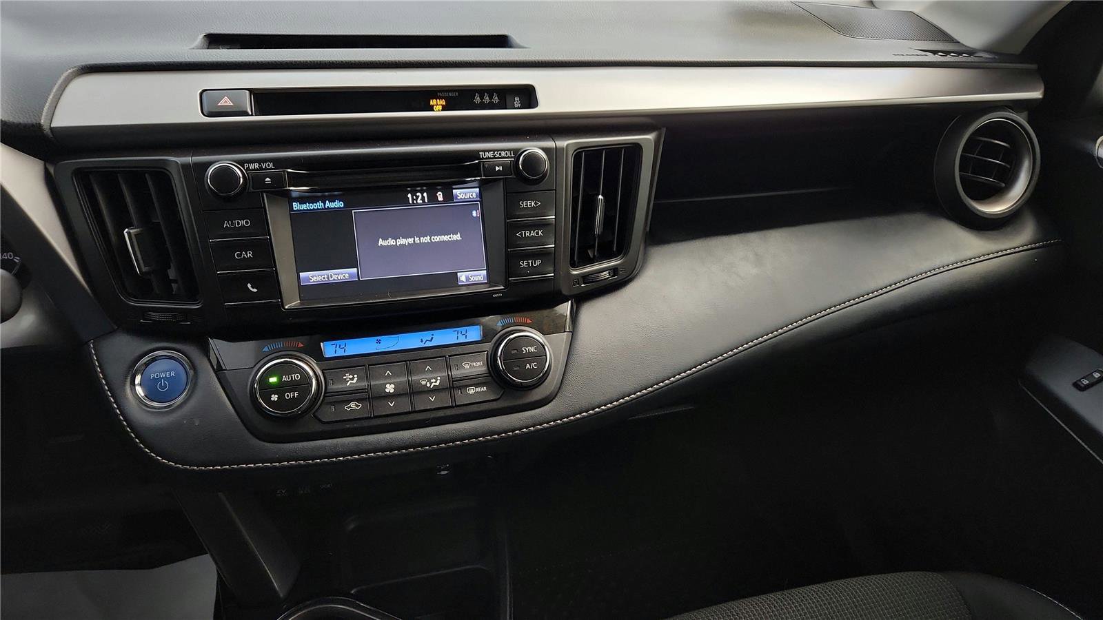 Used 2018 Toyota RAV4 LE image 41