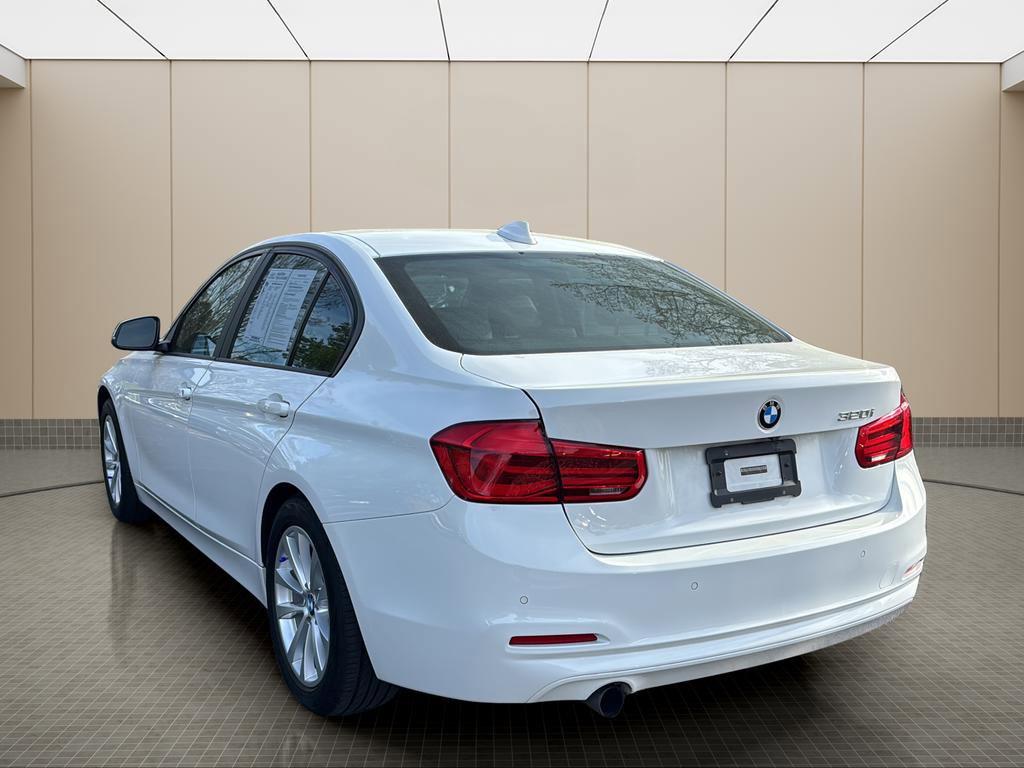 Used 2017 BMW 320i Sedan w/ Driver Assistance Package image 3