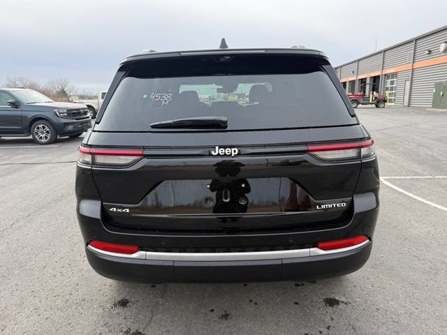 New 2026 Jeep Grand Cherokee Limited w/ Luxury Tech Group II AWD/4WD image 8
