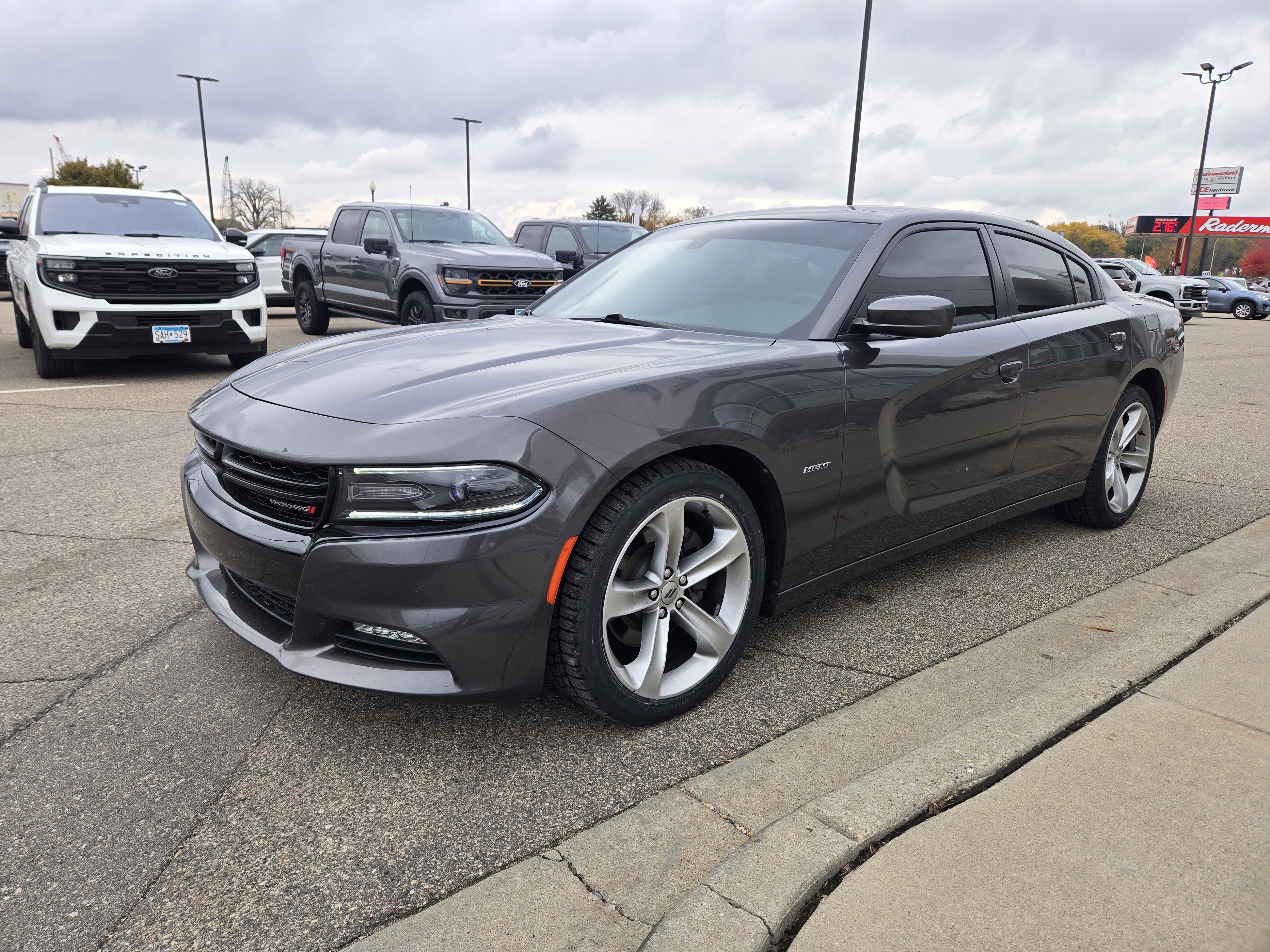 Used 2018 Dodge Charger R/T image 17
