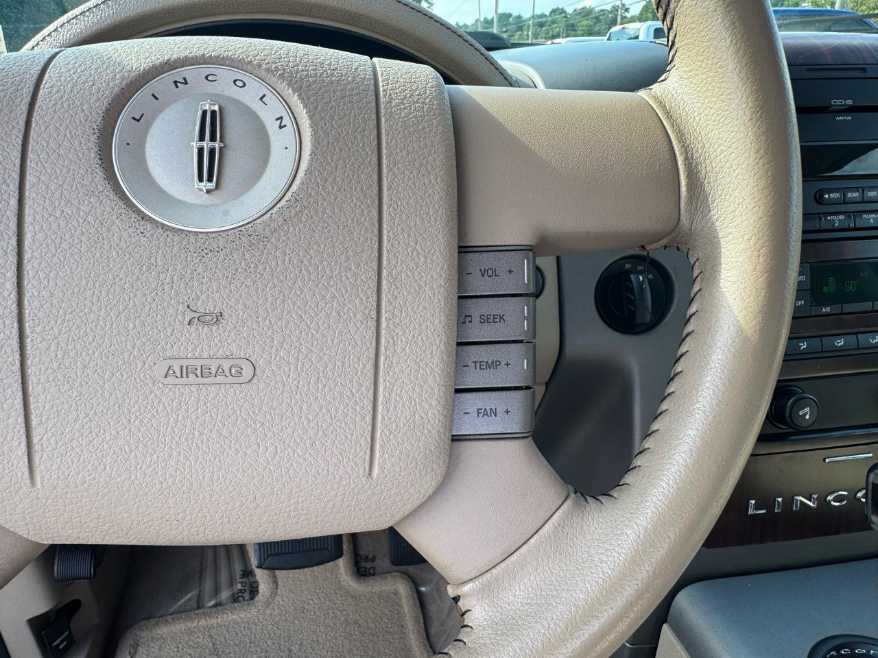 Used 2006 Lincoln Mark LT 4x4 image 22