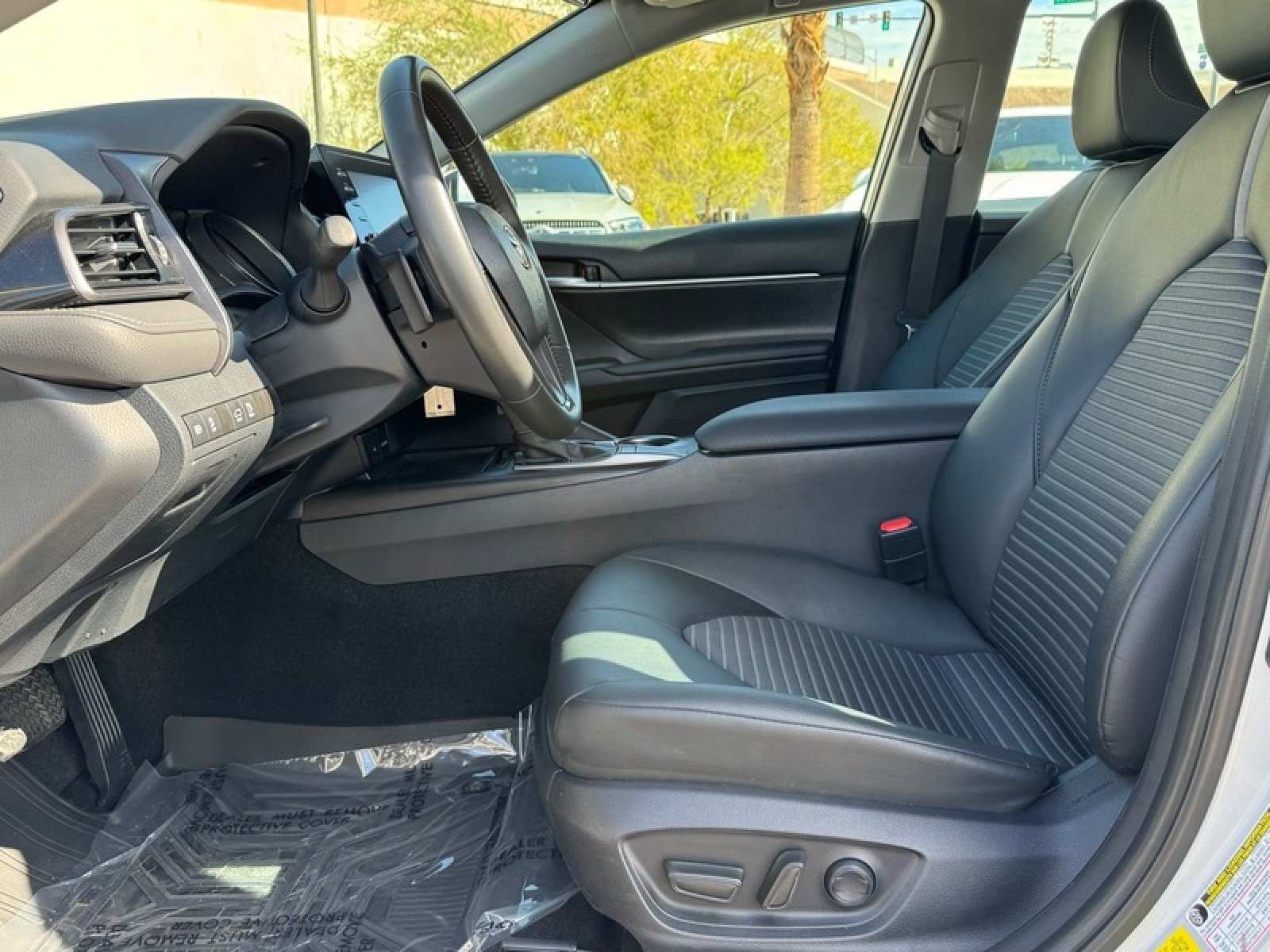 Used 2024 Toyota Camry SE image 13