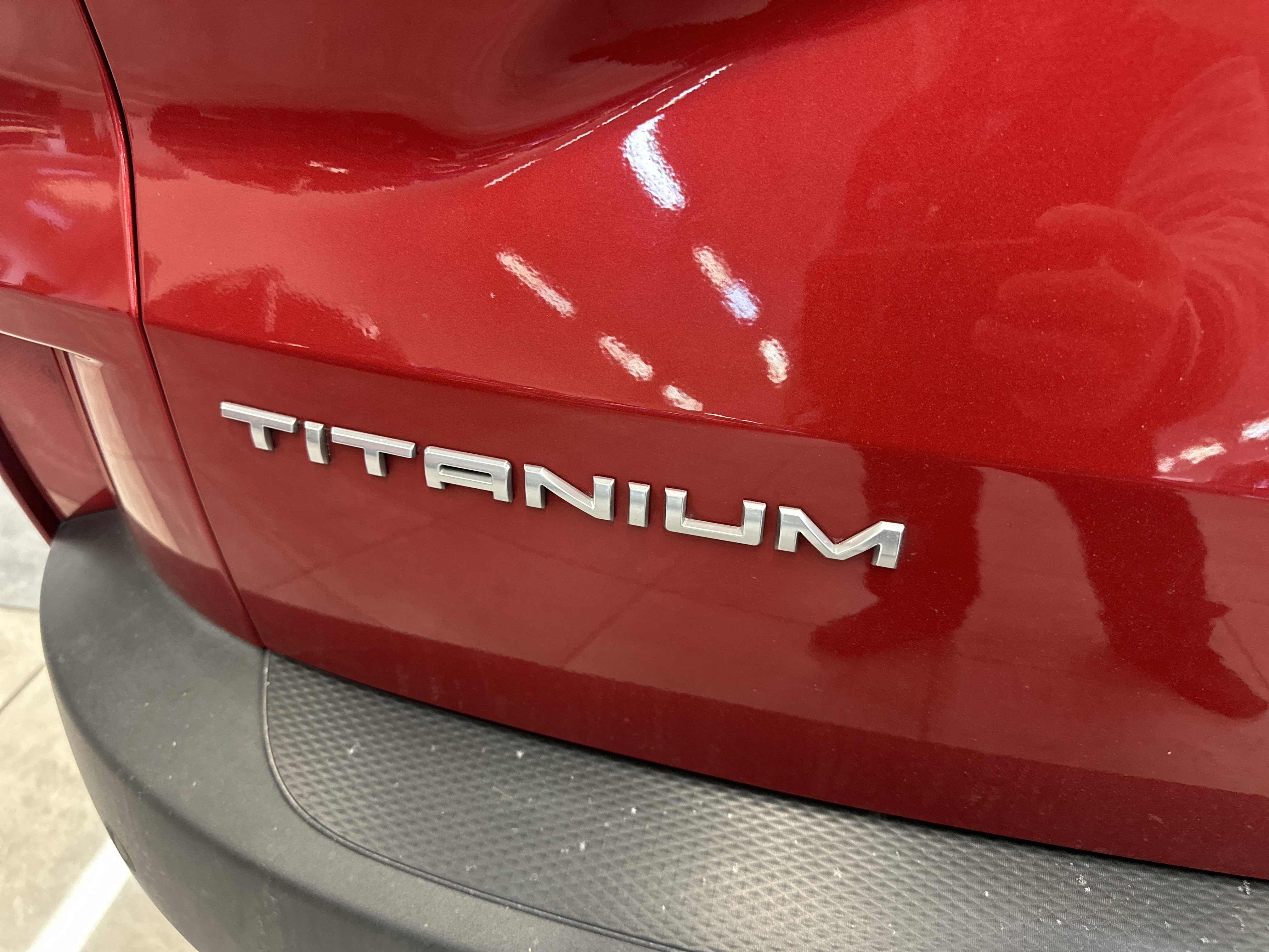 Used 2021 Ford Escape Titanium w/ Titanium Elite Package image 8