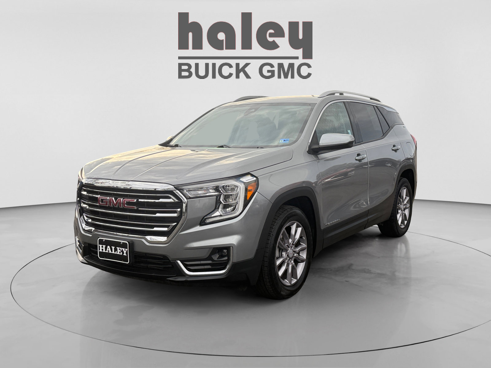 Used 2023 GMC Terrain SLT w/ LPO, Floor Liner Package image 1