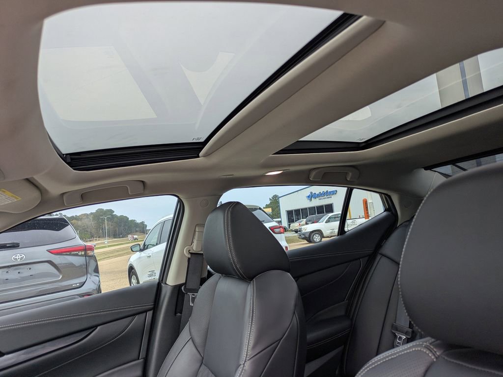 Used 2023 Nissan Maxima Platinum w/ Sport Mat Group image 9