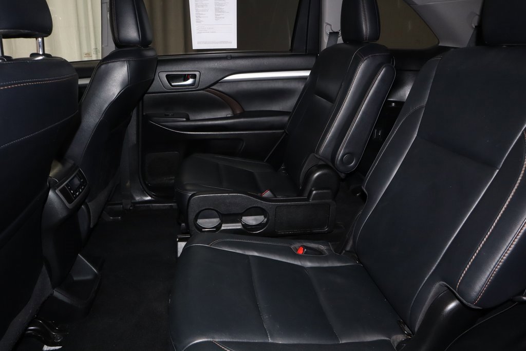 Used 2018 Toyota Highlander XLE image 24