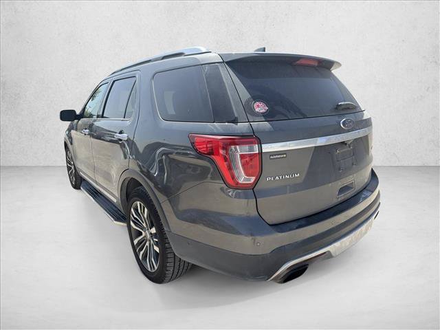 Used 2017 Ford Explorer Platinum AWD/4WD image 3