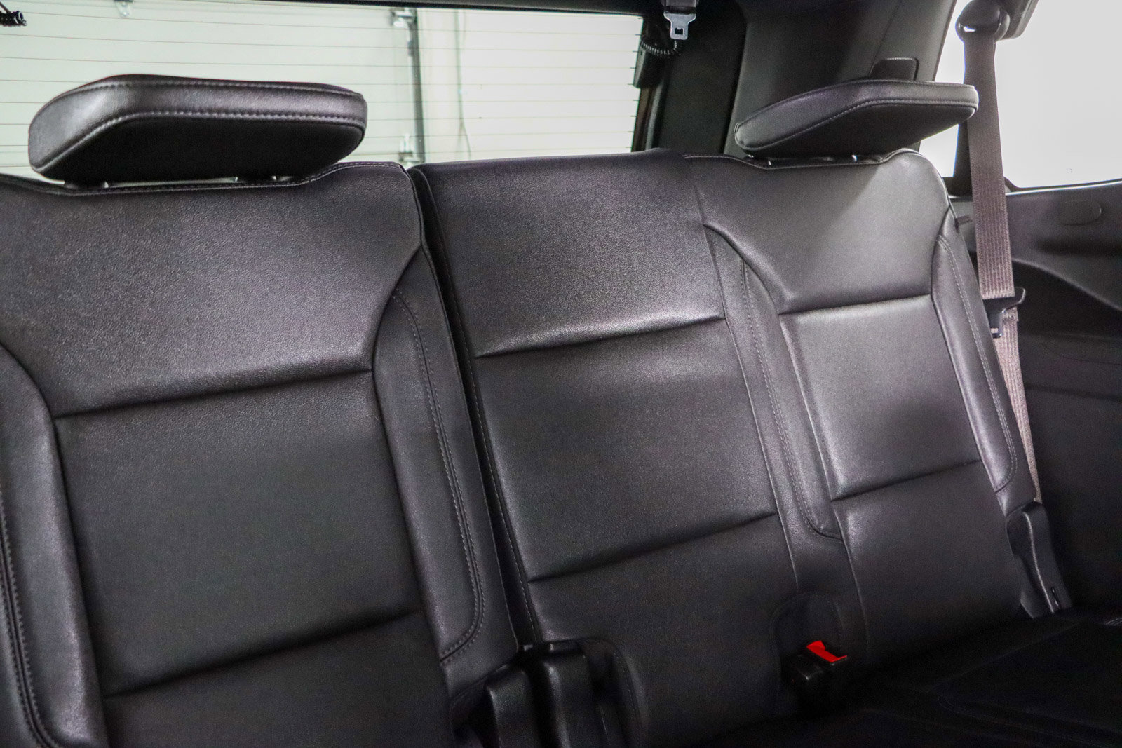 Used 2022 Chevrolet Tahoe Z71 w/ Luxury Package AWD/4WD image 33