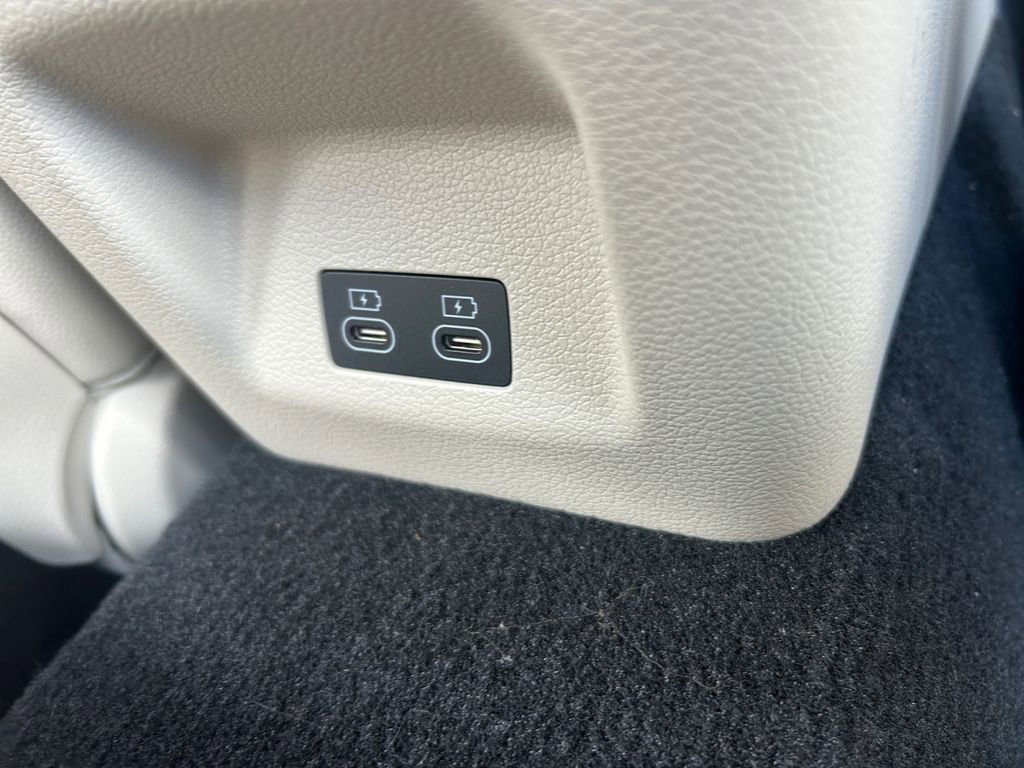 Used 2026 Genesis G70 2.5T image 23