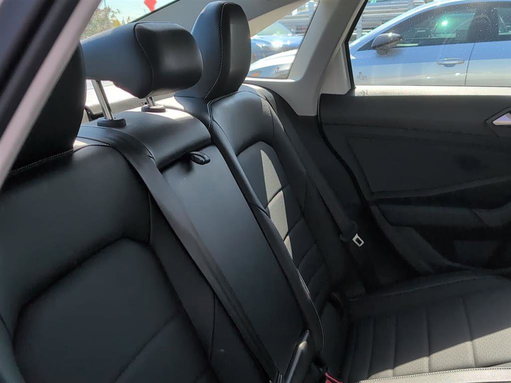 Used 2023 Volkswagen Jetta SE w/ Panoramic Sunroof Package FWD image 14