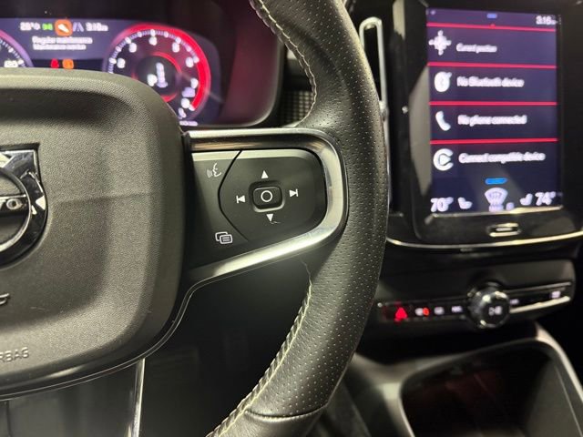 Used 2021 Volvo XC40 T5 R-Design w/ Protection Package image 16