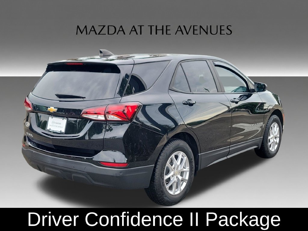 Used 2023 Chevrolet Equinox LS w/ LS Convenience Package FWD image 4
