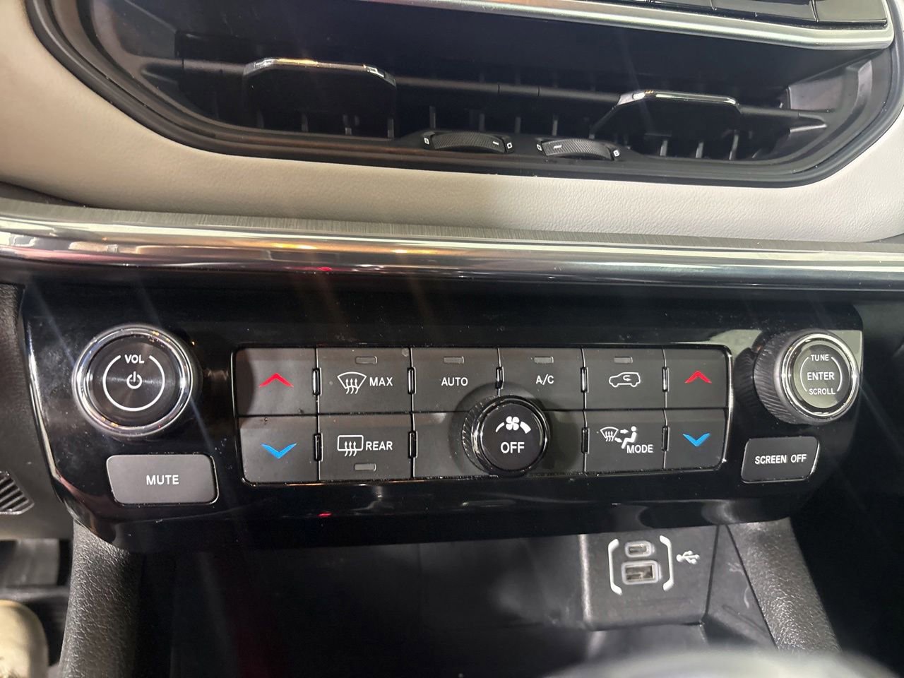 Used 2022 Jeep Compass Limited AWD/4WD image 16