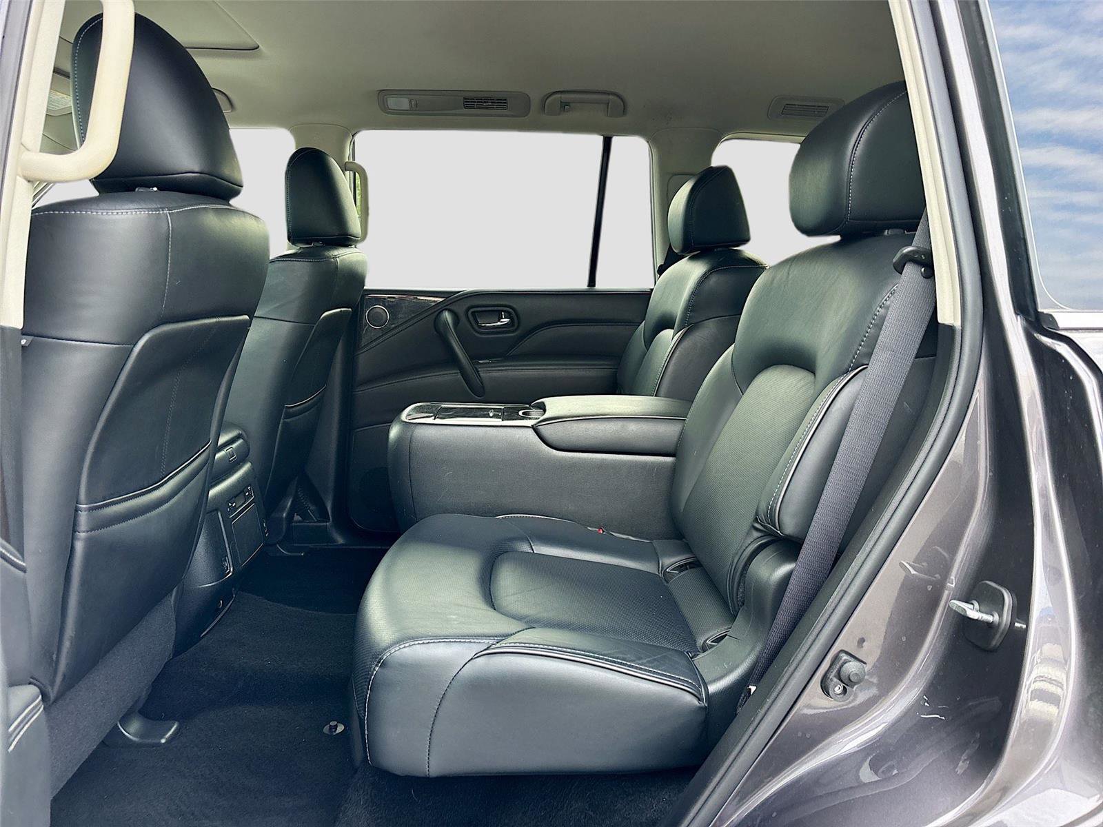 Used 2024 INFINITI QX80 Luxe RWD image 30