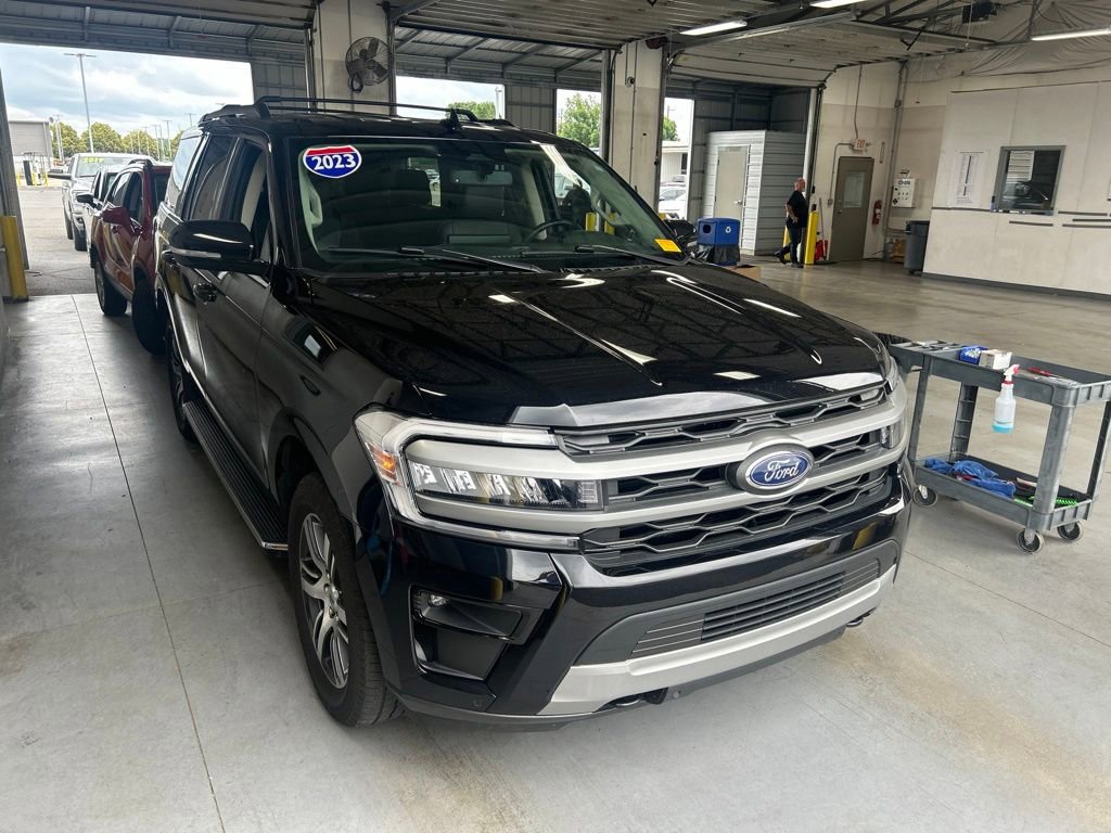 Used 2023 Ford Expedition XLT AWD/4WD image 1