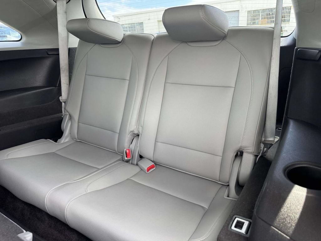 Used 2017 Acura MDX SH-AWD image 15