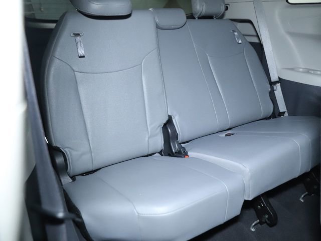 Used 2024 Toyota Sienna XLE image 31