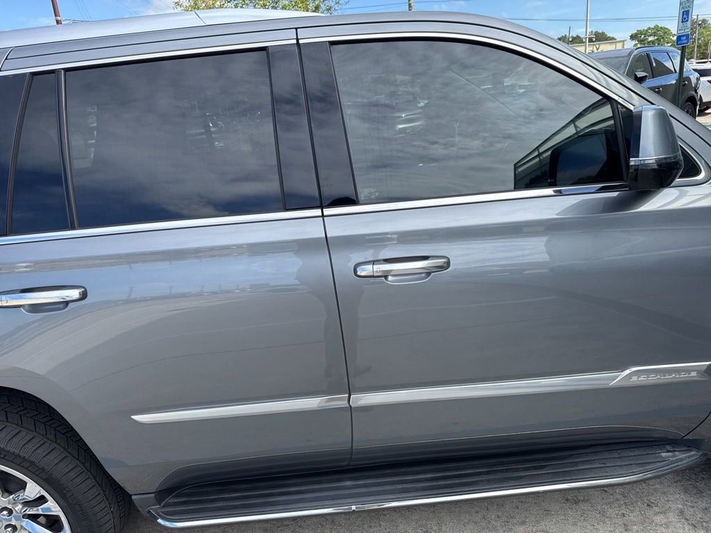 Used 2020 Cadillac Escalade Luxury w/ LPO, Radiant Package image 12
