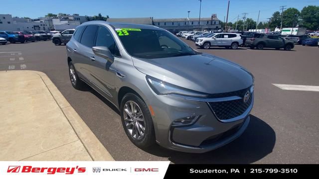 Used 2023 Buick Enclave Avenir w/ Avenir Technology Package AWD/4WD image 2