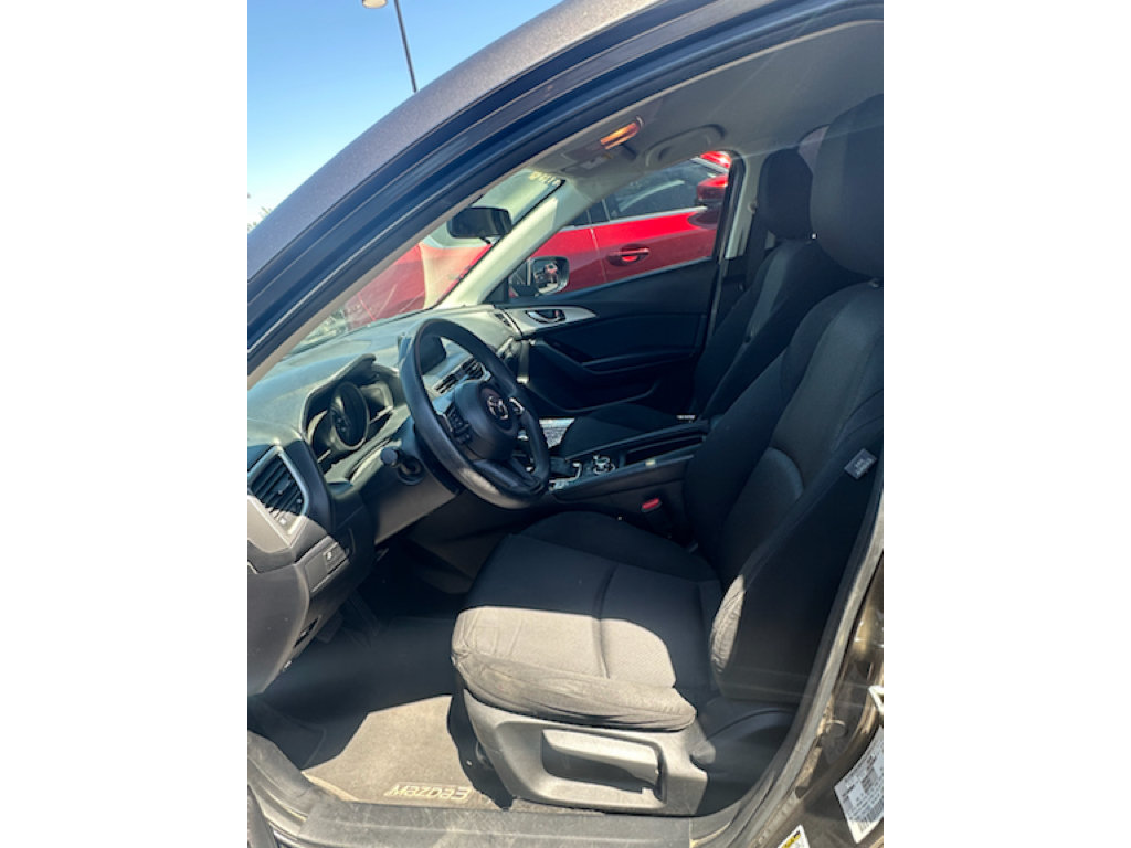 Used 2017 MAZDA MAZDA3 Sport FWD image 5
