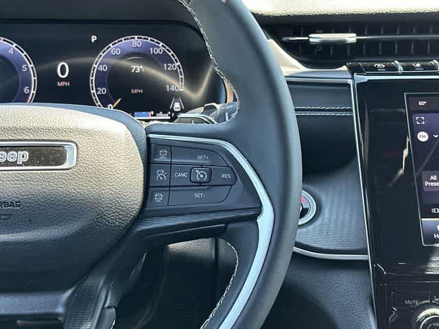 Used 2024 Jeep Grand Cherokee Laredo X AWD/4WD image 10
