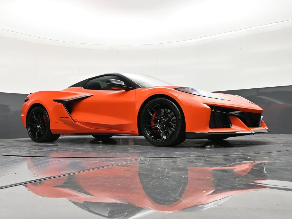 Used 2026 Chevrolet Corvette Z06 w/ Stealth Interior Trim Package RWD image 25