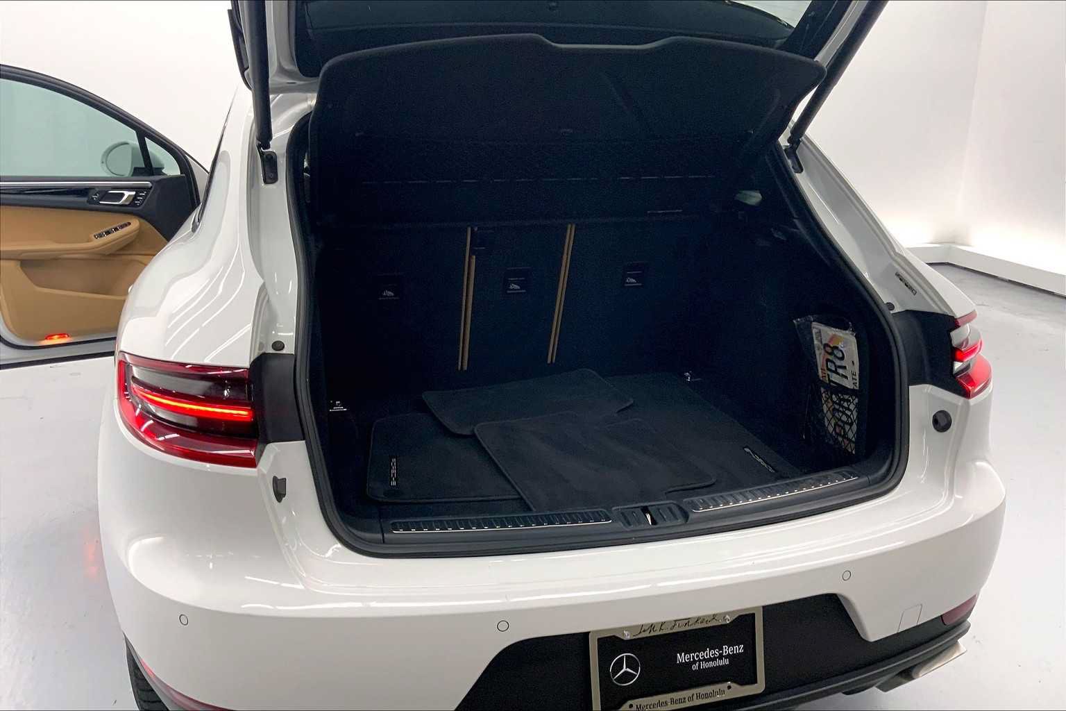 Used 2017 Porsche Macan AWD/4WD image 15
