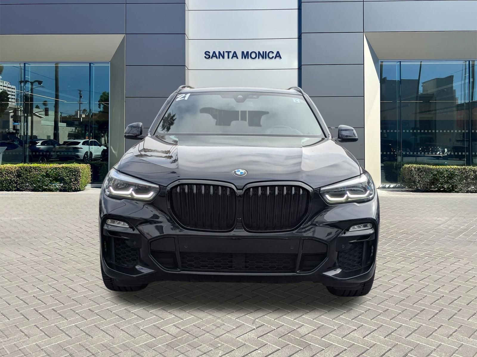 Used 2021 BMW X5 sDrive40i w/ M Sport Package image 2