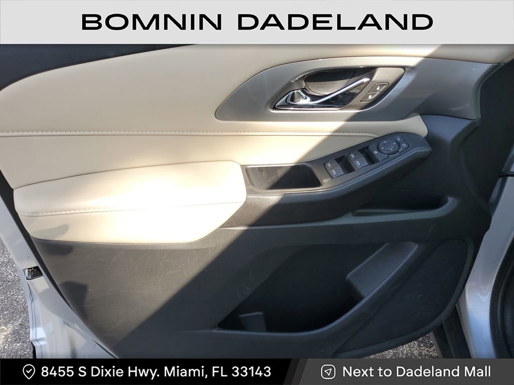 Used 2022 Chevrolet Traverse LS image 15