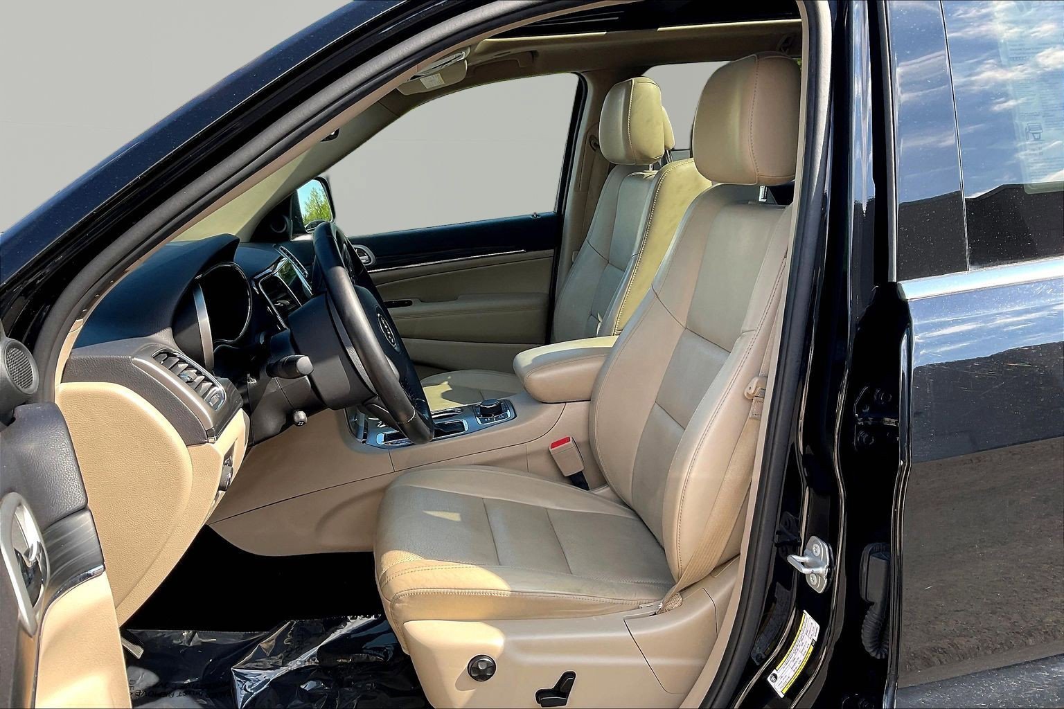 Used 2021 Jeep Grand Cherokee Limited w/ Luxury Group II AWD/4WD image 21