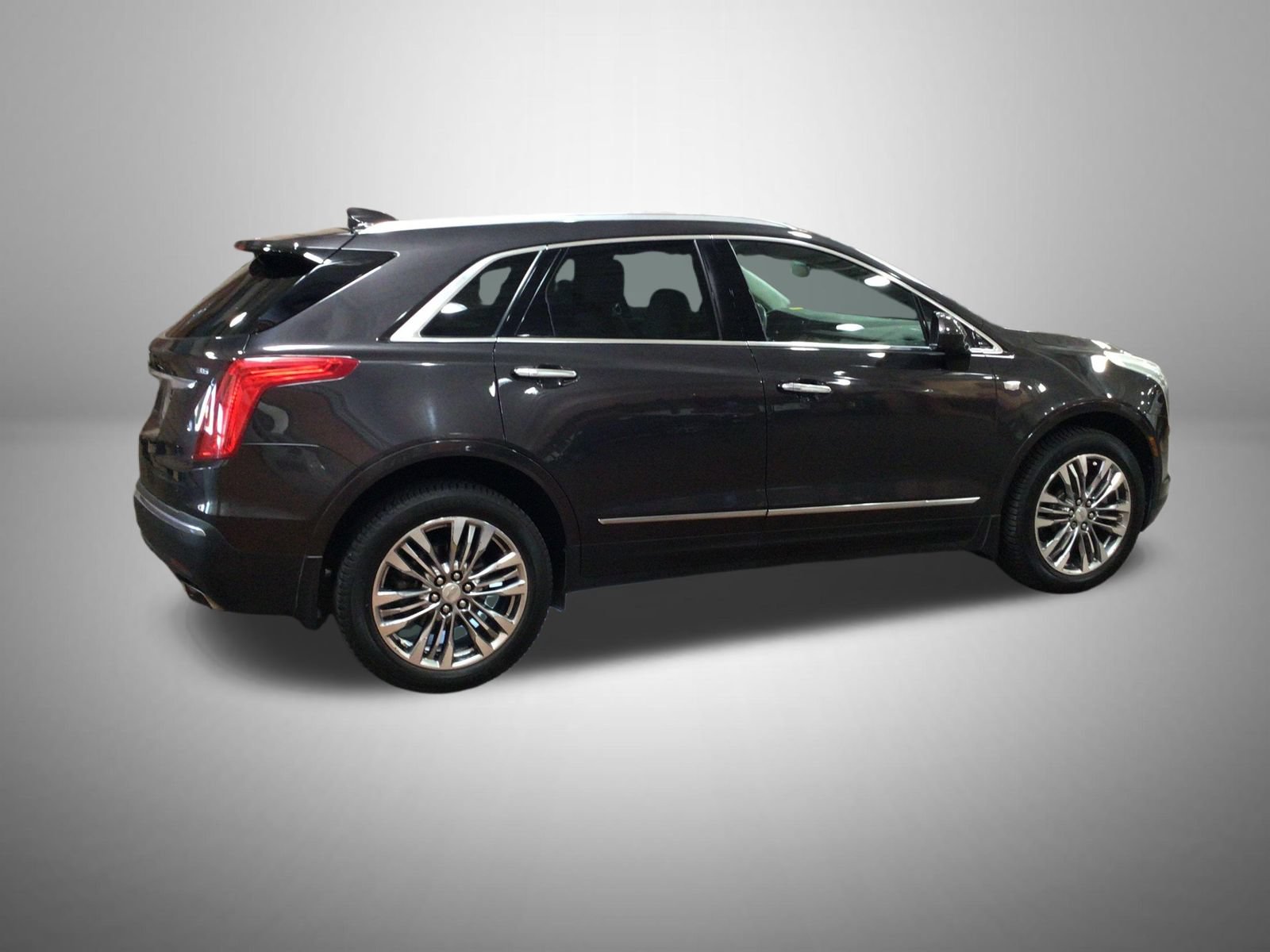 Used 2017 Cadillac XT5 Premium Luxury FWD image 3