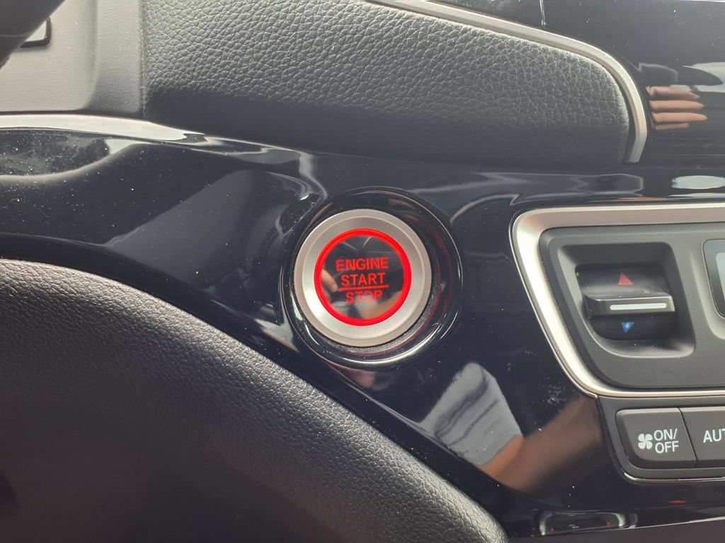 Used 2020 Honda Pilot Elite image 23