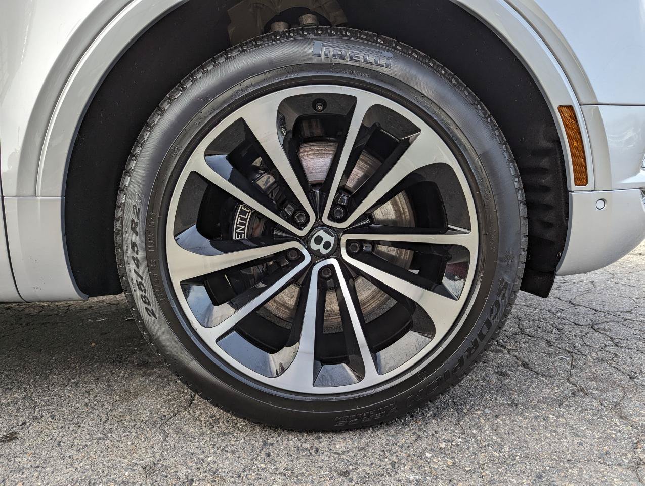 Used 2018 Bentley Bentayga Onyx Edition AWD/4WD image 53