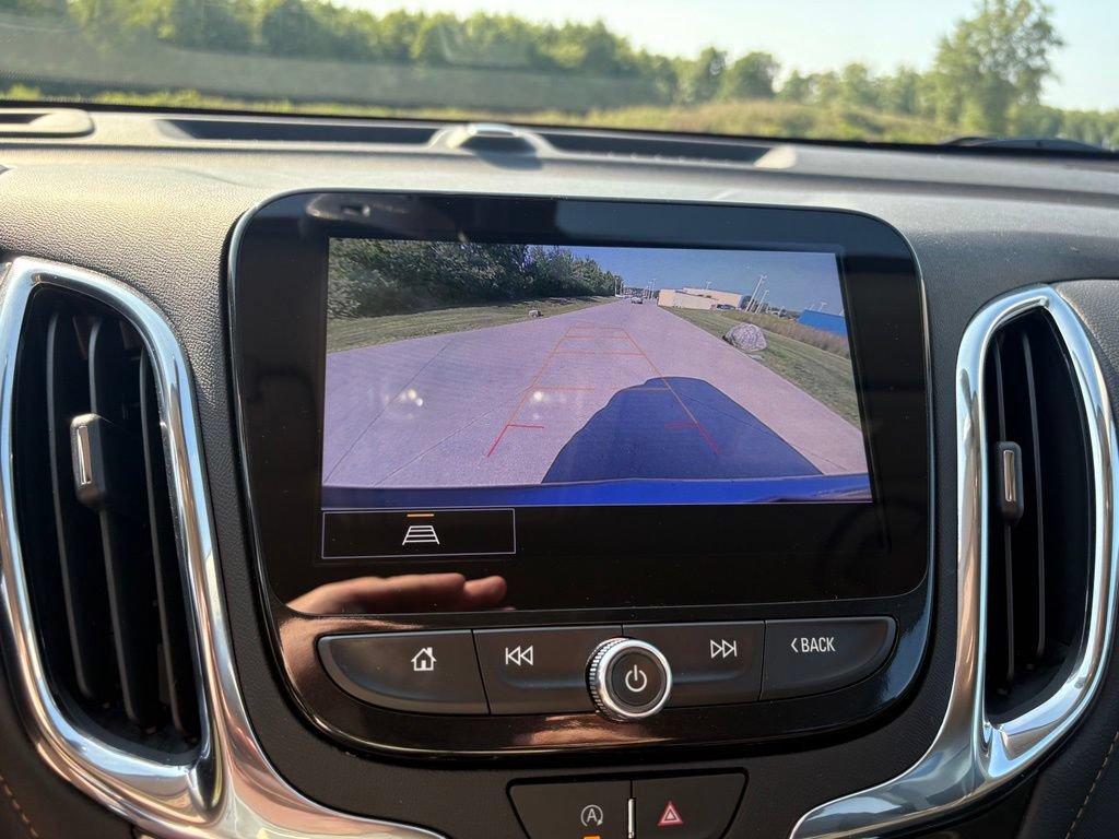 Used 2023 Chevrolet Equinox Premier FWD image 5