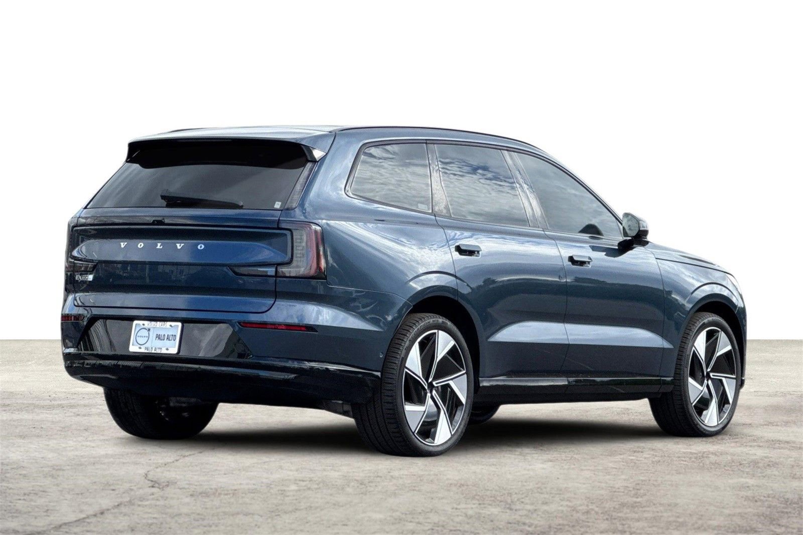 New 2025 Volvo EX90 Ultra image 2