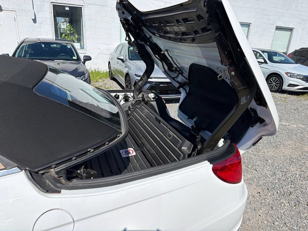 Used 2013 Chrysler 200 Limited FWD image 32