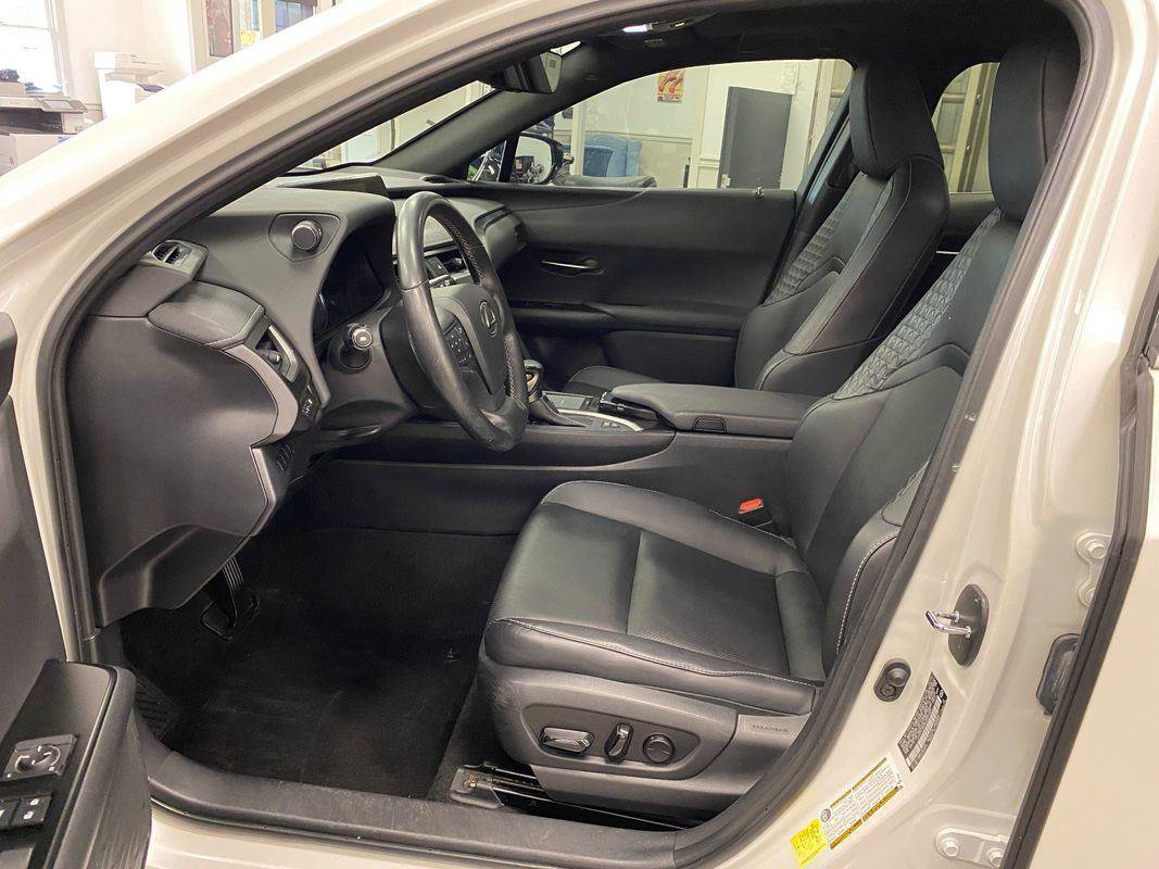 Used 2020 Lexus UX 250h w/ Premium Package image 6