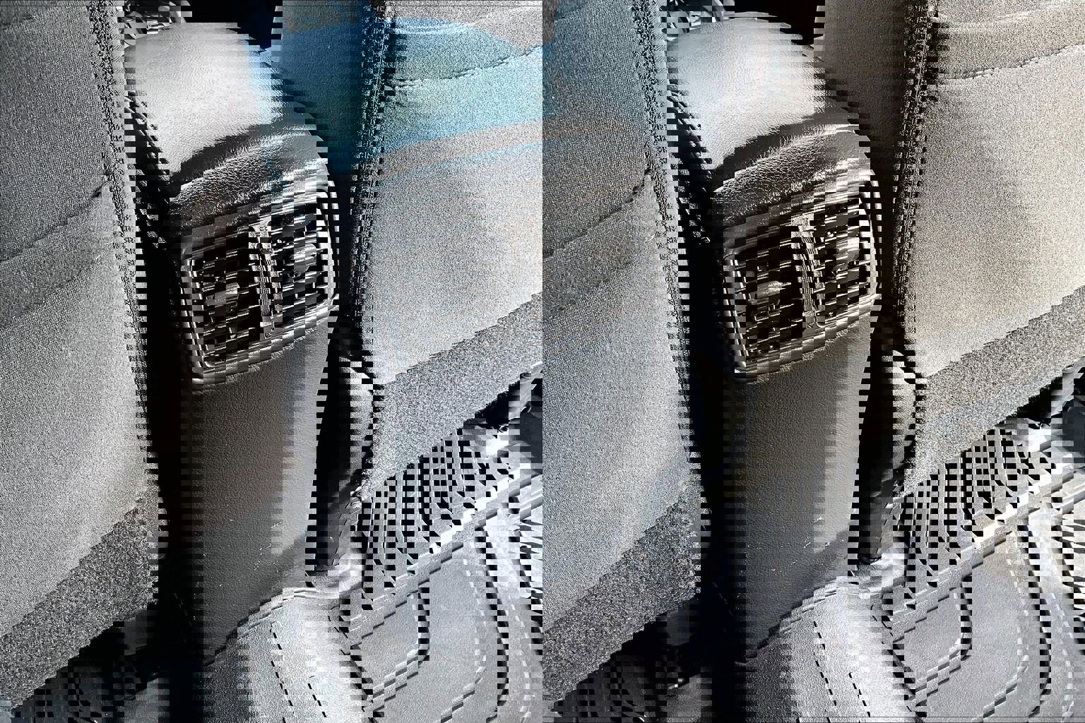 Used 2016 Nissan Rogue SV w/ SV Premium Package image 33